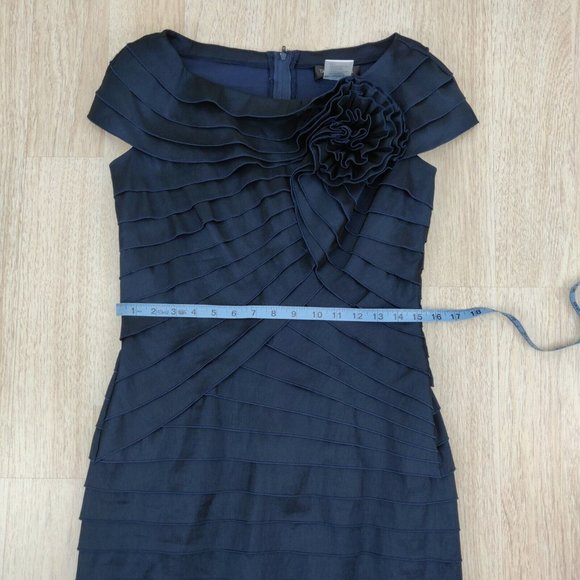 TADASHI SHOJI Size 6 Tiered Rosette Cocktail Formal Sheath Dress Navy Blue $350 - Picture 8 of 11